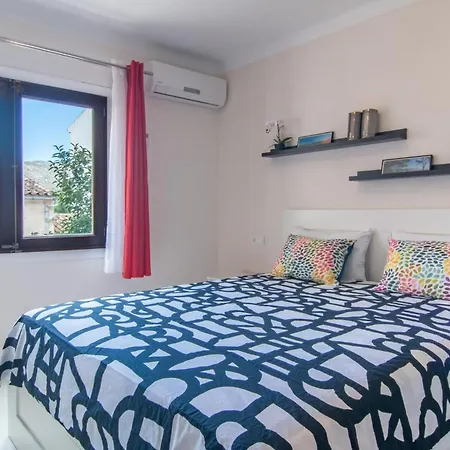 Holiday home Pare Vives *