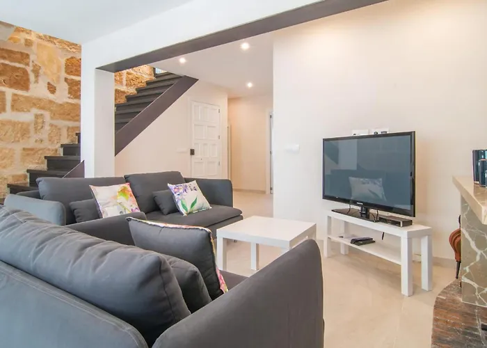 Pare Vives Польенса